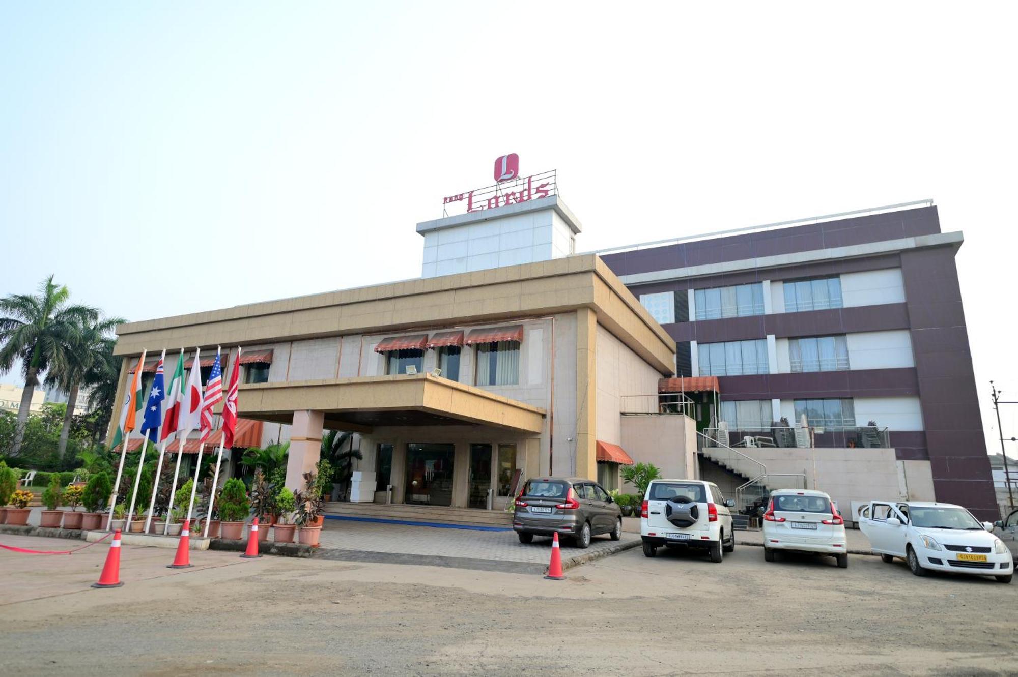 Rang Lords Inn Bharuch Exterior foto